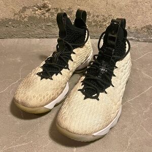 Nike LeBron 15 "Graffiti" Basketball Shoes — Size 10.5 used